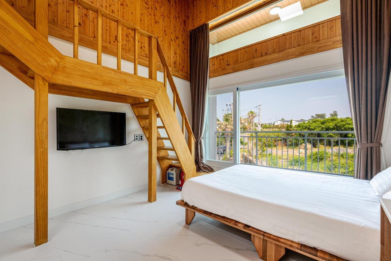 Aewol Oceanstay Jeju Exterior photo