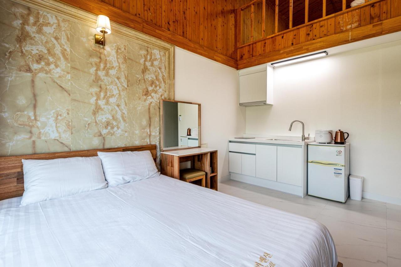 Aewol Oceanstay Jeju Exterior photo